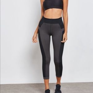 Under Armour- Seamless High-waisted Leggings 🤎